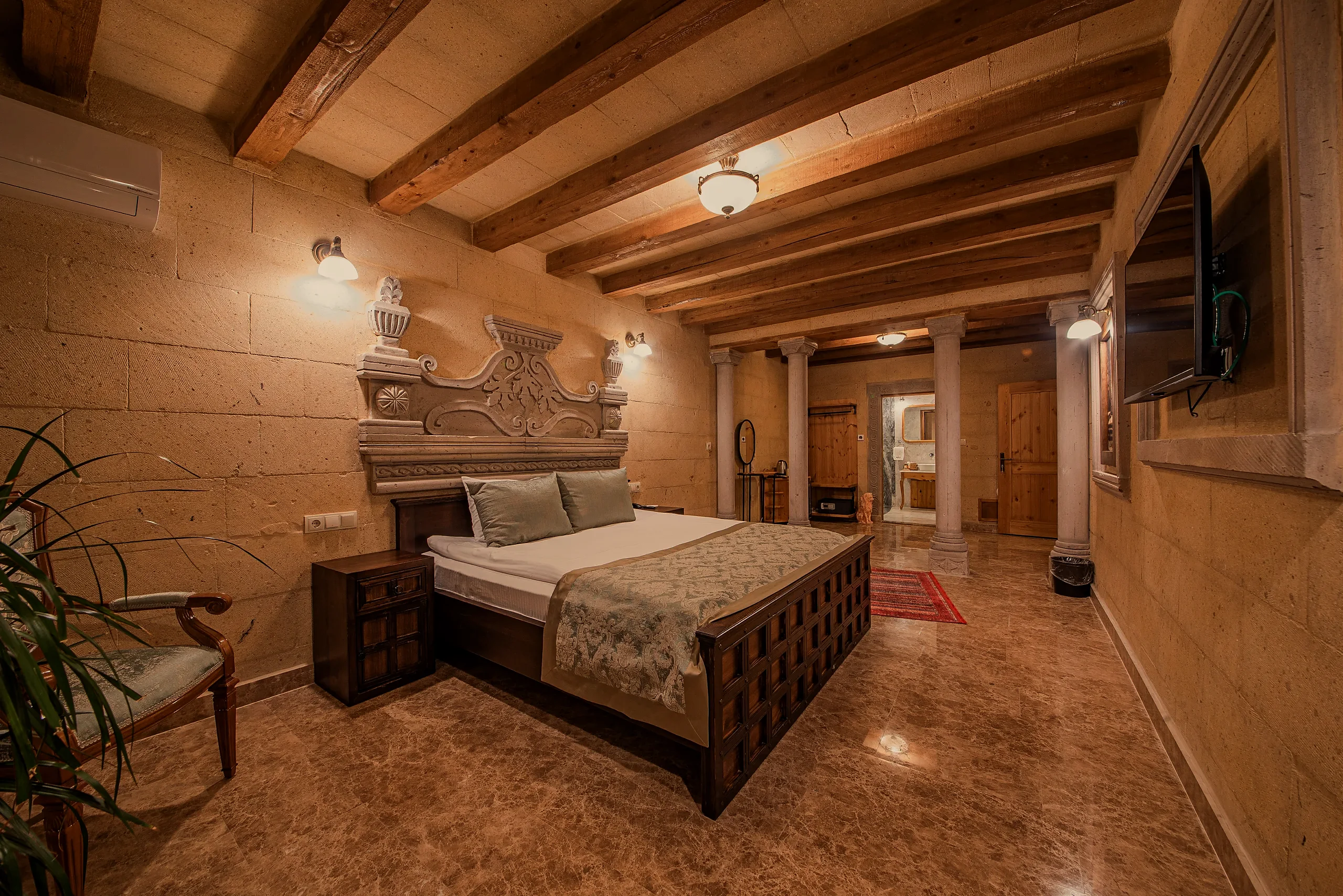 Полулюкс 205 и 304 — Cratus Stone Palace, Göreme (1/5)