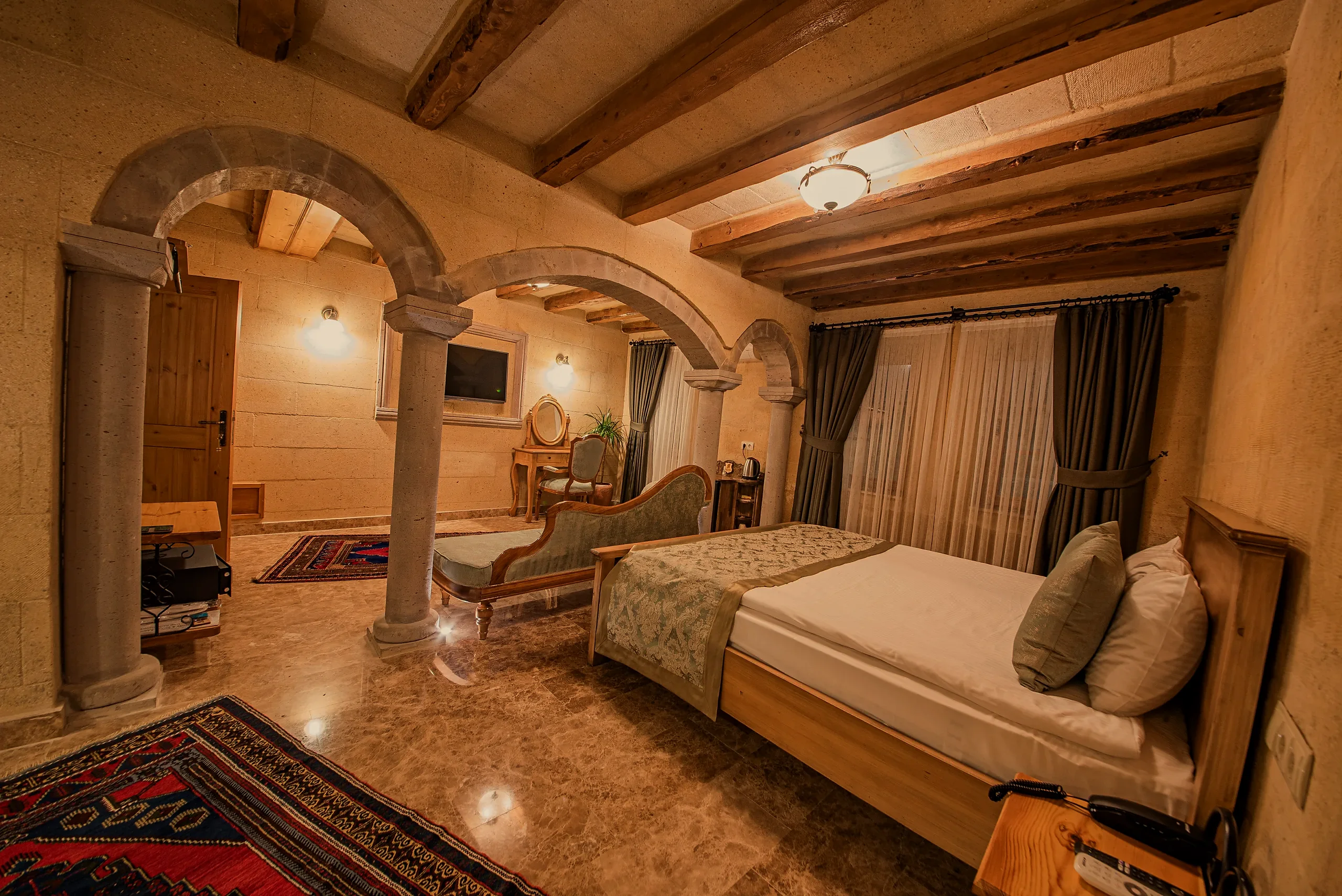 Люкс King 201 и 301 — Cratus Stone Palace, Göreme (4/7)